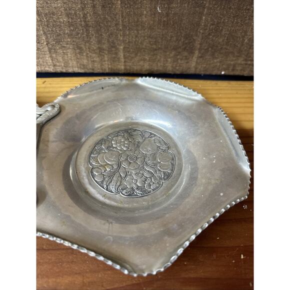 Vintage Cromwell Divided Tray Hand Wrought Aluminum w Handle Floral Design 1950s - Picture 3 of 9